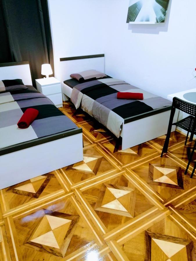 Zpula Center Studio Apartments Buitenkant foto