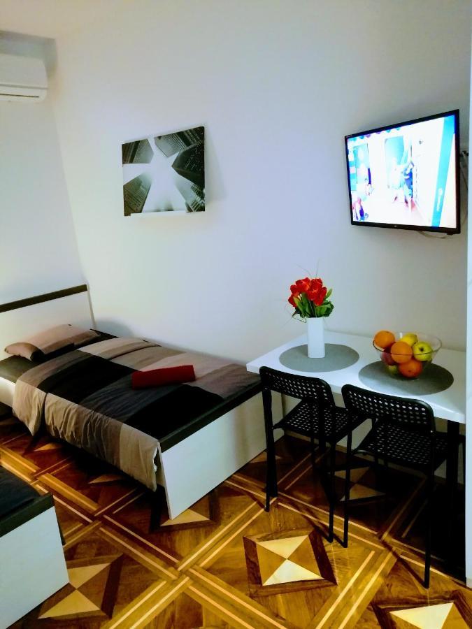 Zpula Center Studio Apartments Buitenkant foto