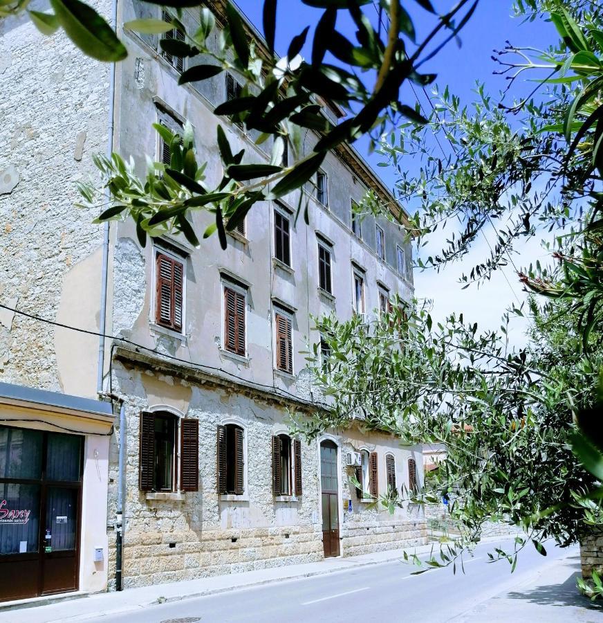 Zpula Center Studio Apartments Buitenkant foto