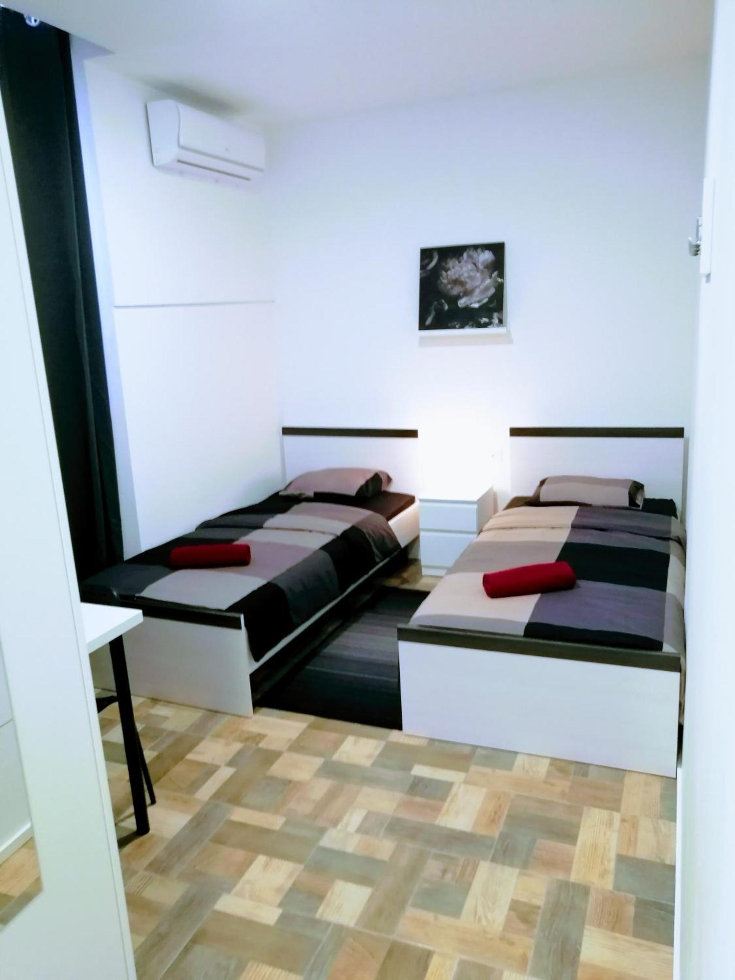 Zpula Center Studio Apartments Buitenkant foto